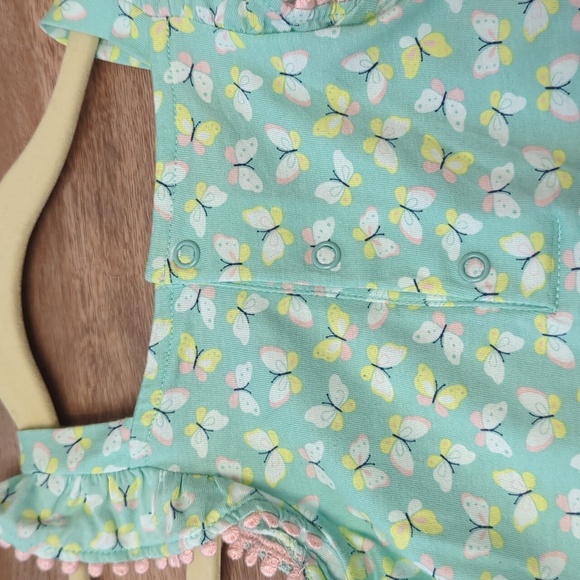 NWT Carter's Baby Girl Flutter Sleeve Butterfly Top & Bloomer Shorts, 12 Months - Picture 8 of 12